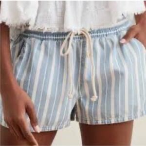 Aerie pull on stretchy tie waist blue & white striped shorts